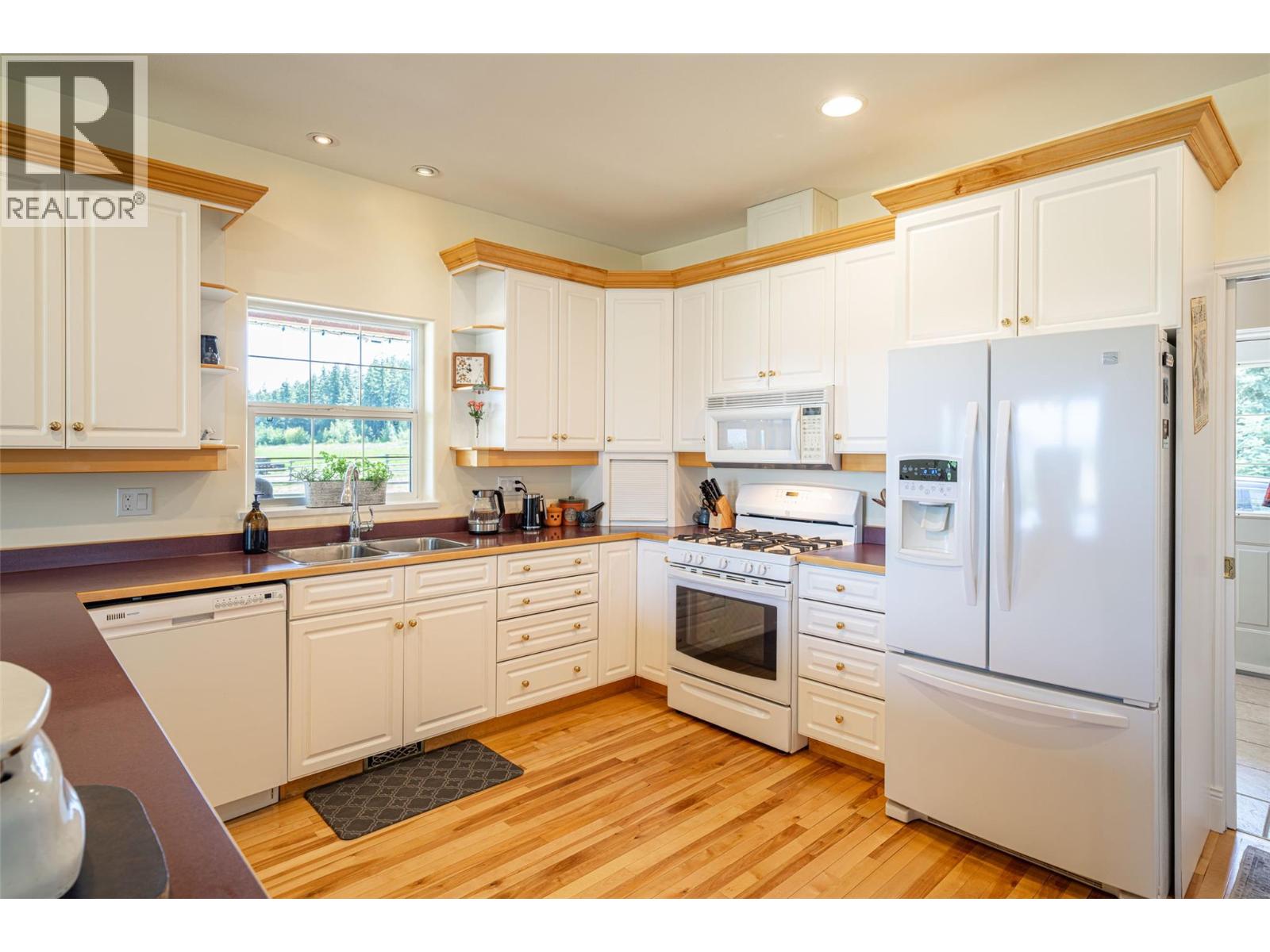 2990 50 Street Nw, Salmon Arm, British Columbia  V1E 4M2 - Photo 13 - 10379526