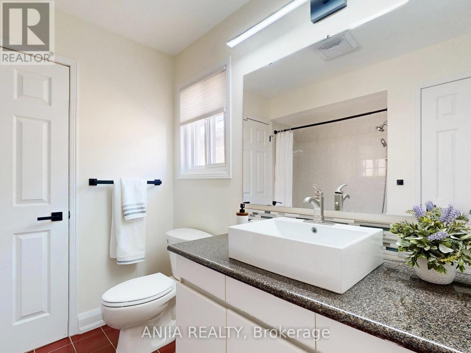 43 Leno Mills Avenue, Richmond Hill, Ontario  L4S 1C2 - Photo 38 - N12886264