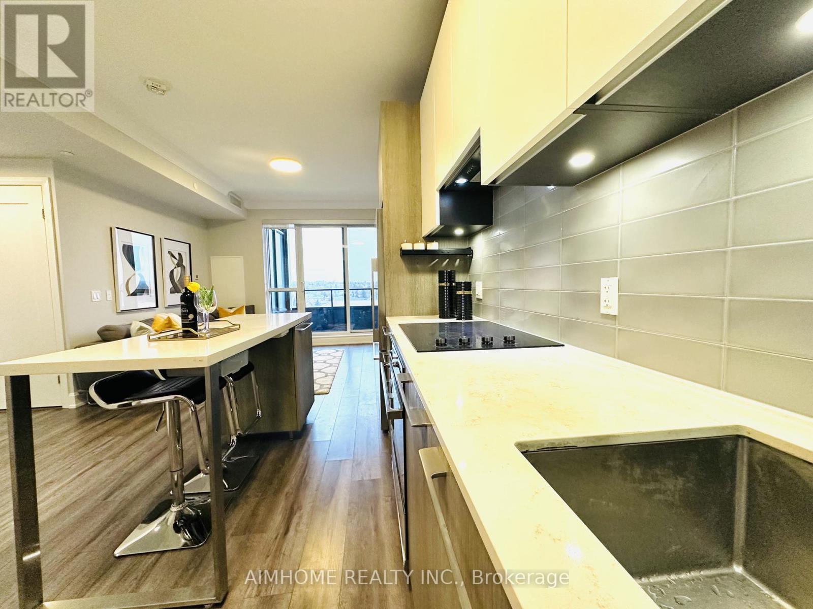 910 - 38 Water Walk Drive, Markham, Ontario  L3R 6M8 - Photo 16 - N12894176