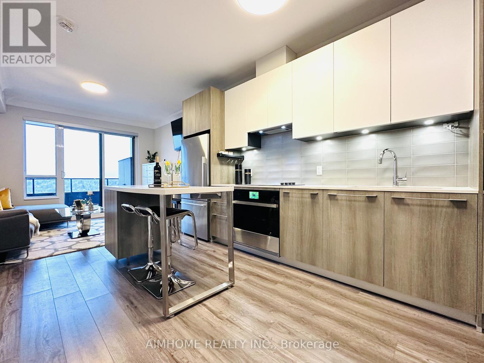 910 - 38 Water Walk Drive, Markham, Ontario  L3R 6M8 - Photo 4 - N12894176