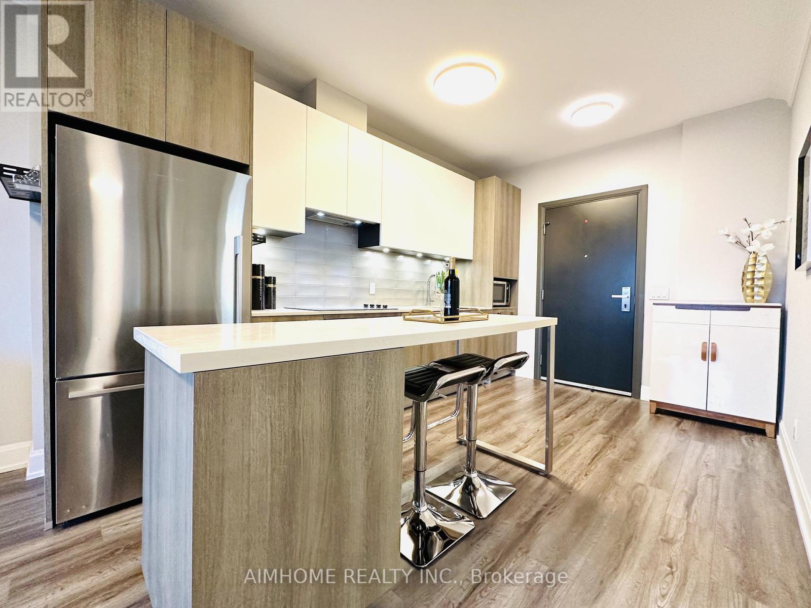 910 - 38 Water Walk Drive, Markham, Ontario  L3R 6M8 - Photo 5 - N12894176