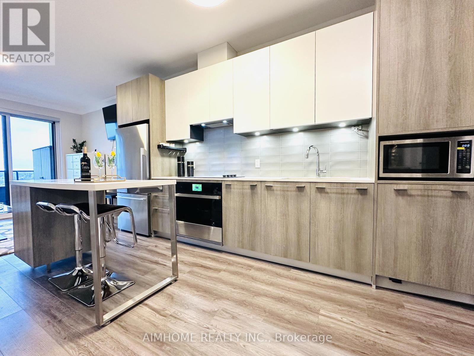 910 - 38 Water Walk Drive, Markham, Ontario  L3R 6M8 - Photo 7 - N12894176