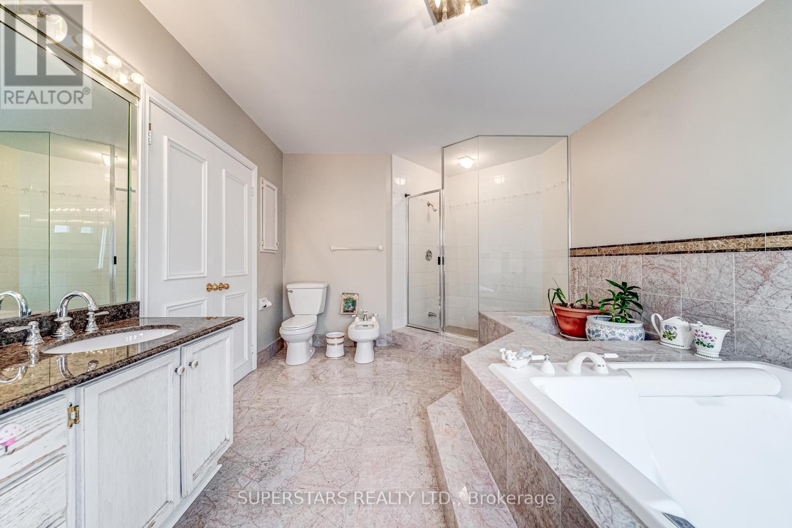 28 Edmund Crescent, Richmond Hill, Ontario  L4B 2X8 - Photo 22 - N12894190