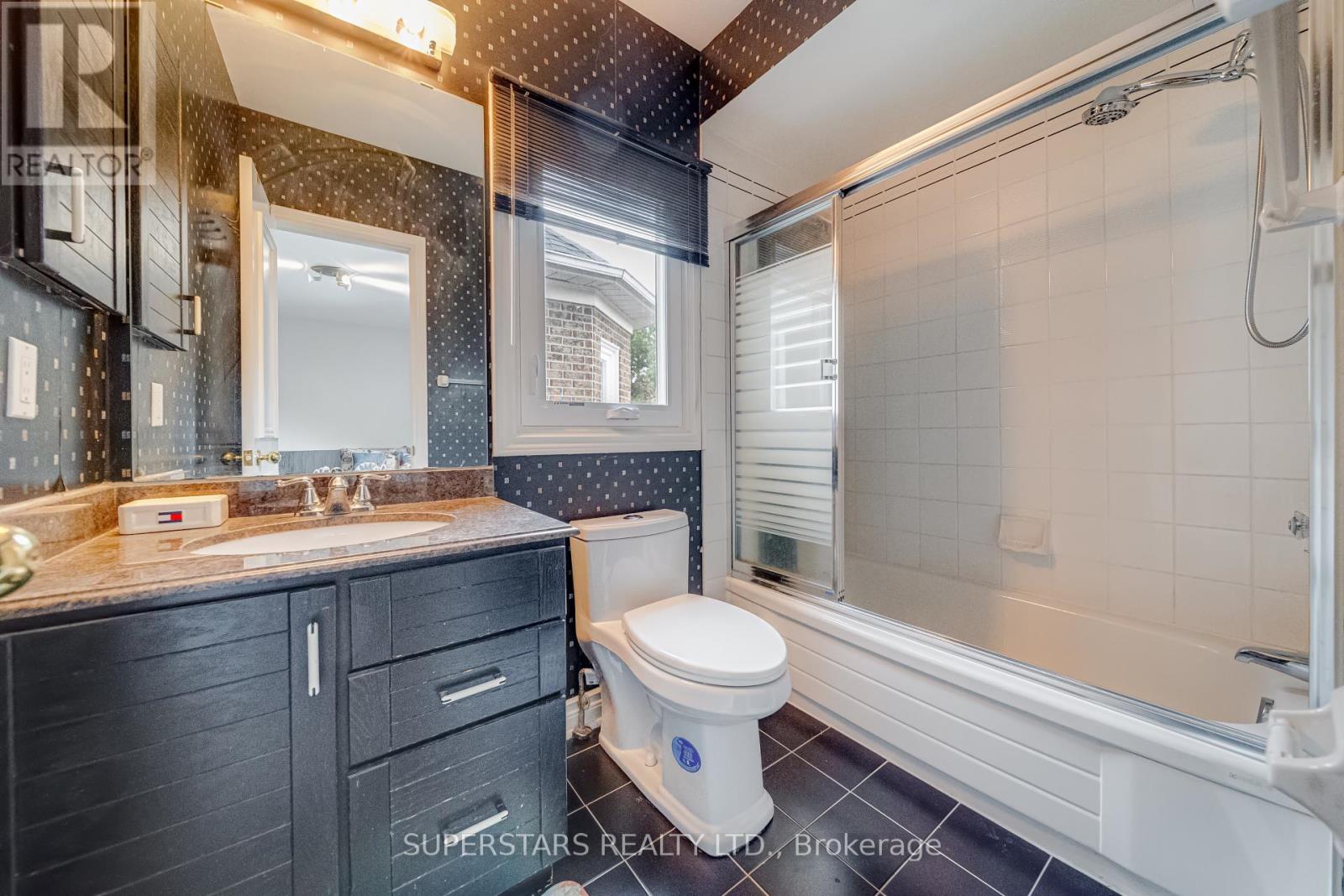 28 Edmund Crescent, Richmond Hill, Ontario  L4B 2X8 - Photo 24 - N12894190