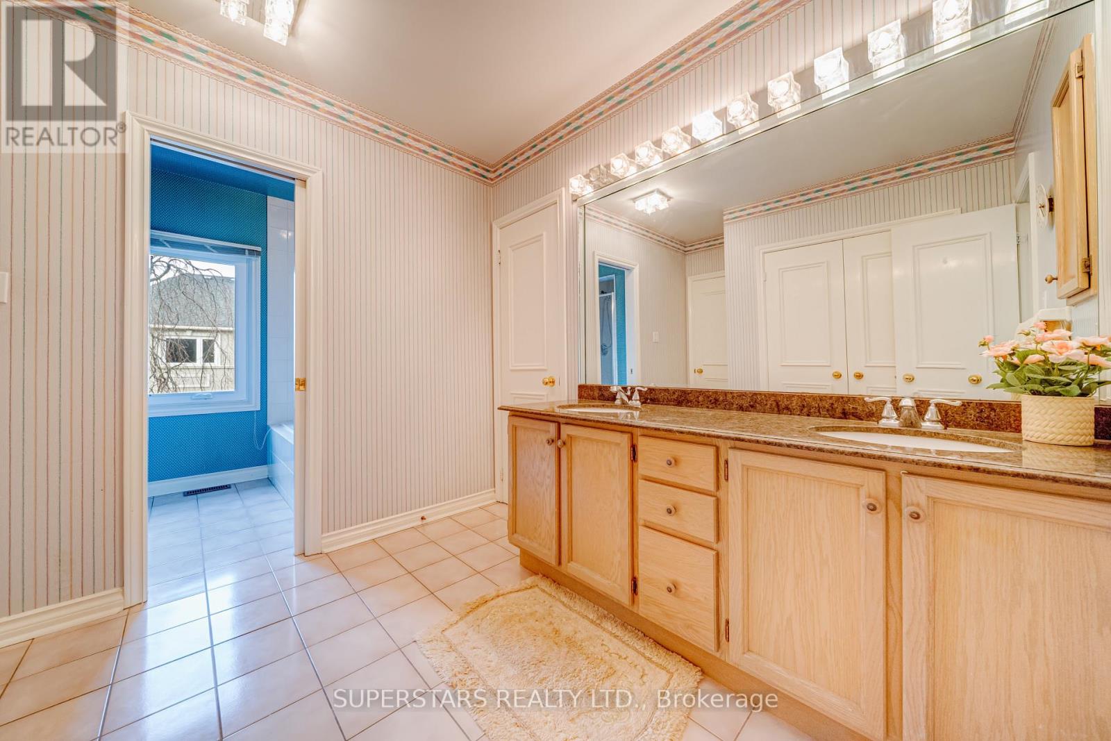 28 Edmund Crescent, Richmond Hill, Ontario  L4B 2X8 - Photo 27 - N12894190