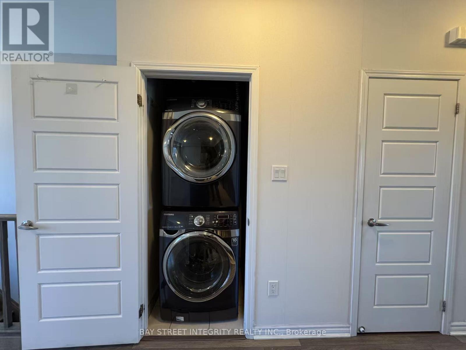 3034 Preserve Drive, Oakville, Ontario  L6M 0T9 - Photo 13 - W12894158