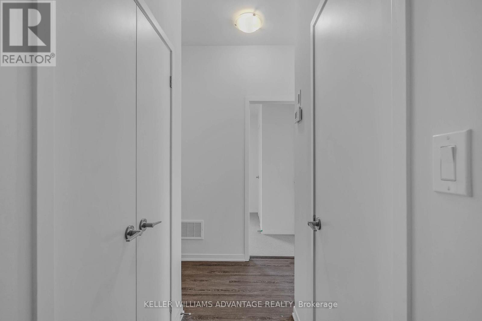 40 William Jackson Way, Toronto, Ontario  M8V 0J7 - Photo 5 - W12894162