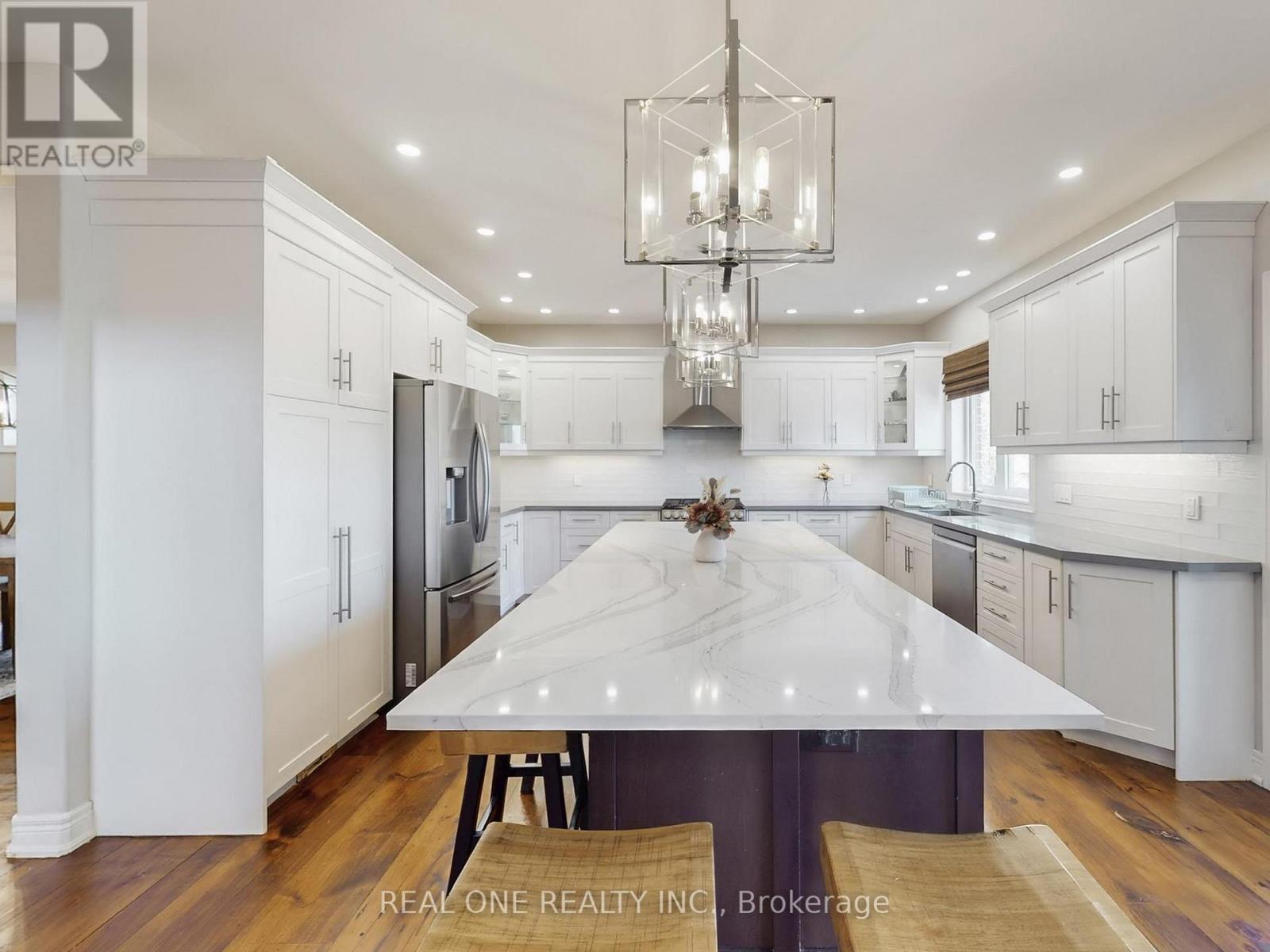 26 Matthews Court, St. Catharines, Ontario  L2S 4C4 - Photo 10 - X12894178