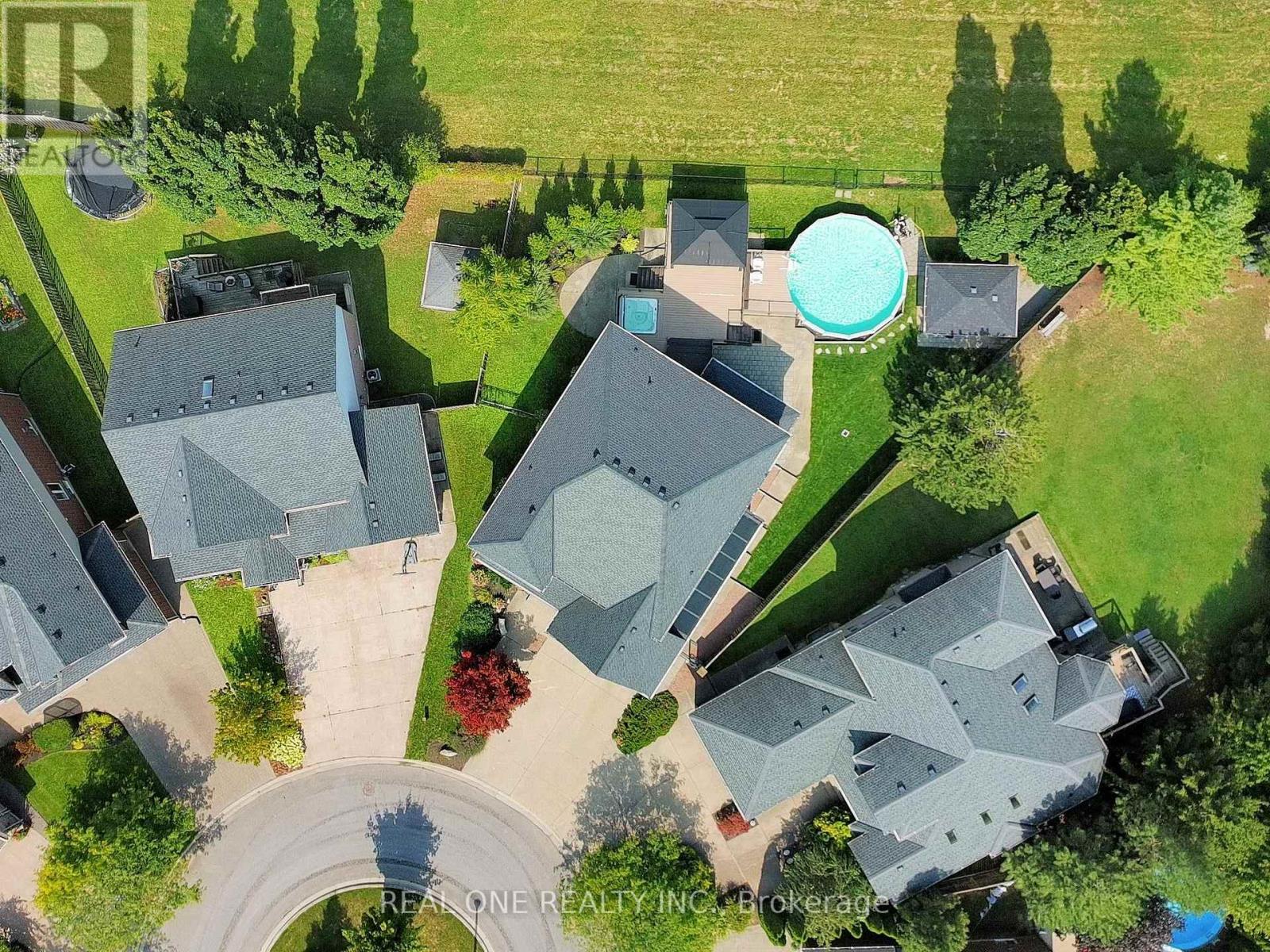 26 Matthews Court, St. Catharines, Ontario  L2S 4C4 - Photo 3 - X12894178