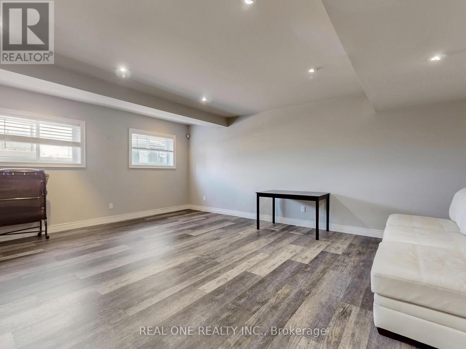 26 Matthews Court, St. Catharines, Ontario  L2S 4C4 - Photo 31 - X12894178