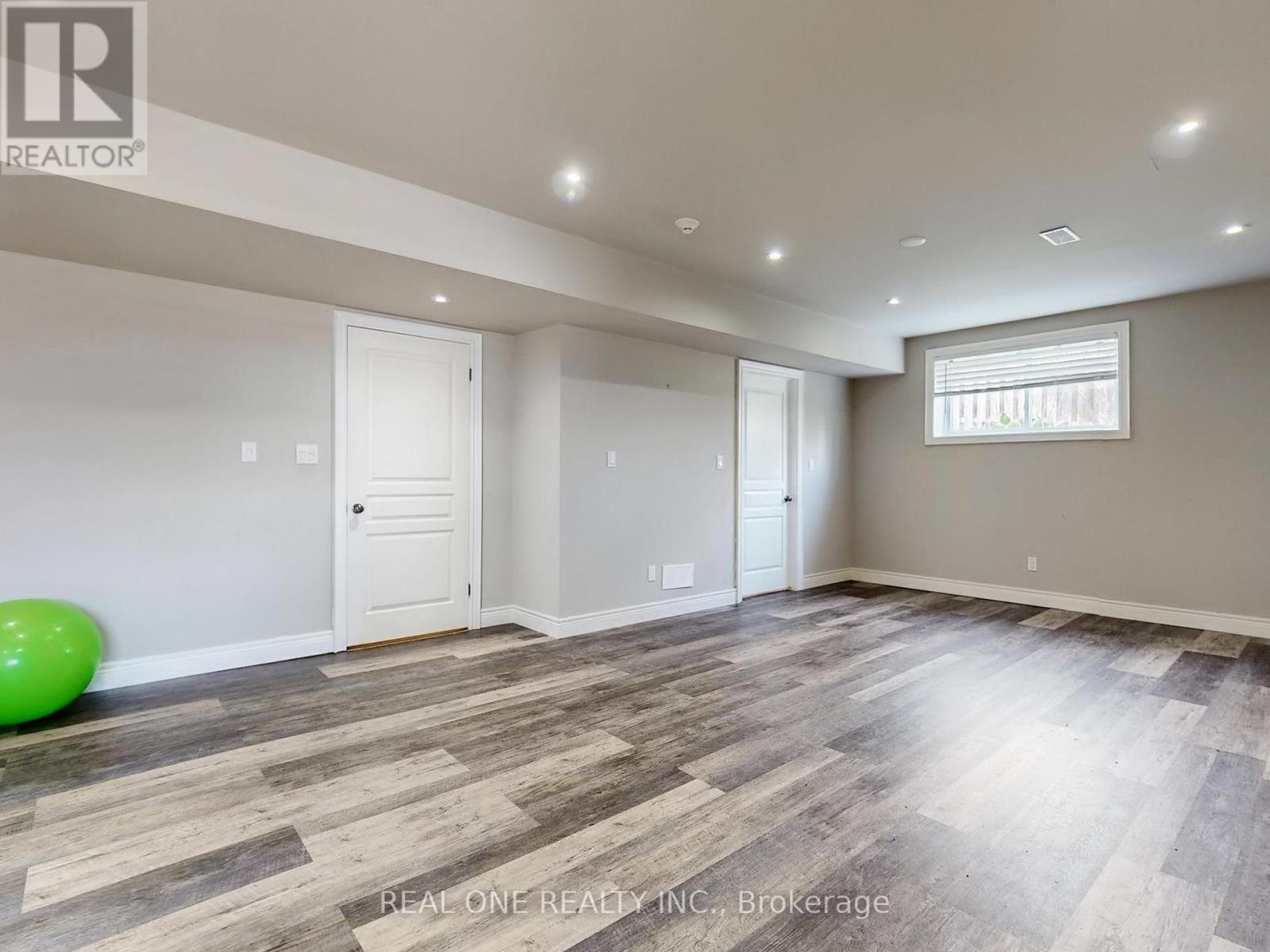 26 Matthews Court, St. Catharines, Ontario  L2S 4C4 - Photo 33 - X12894178