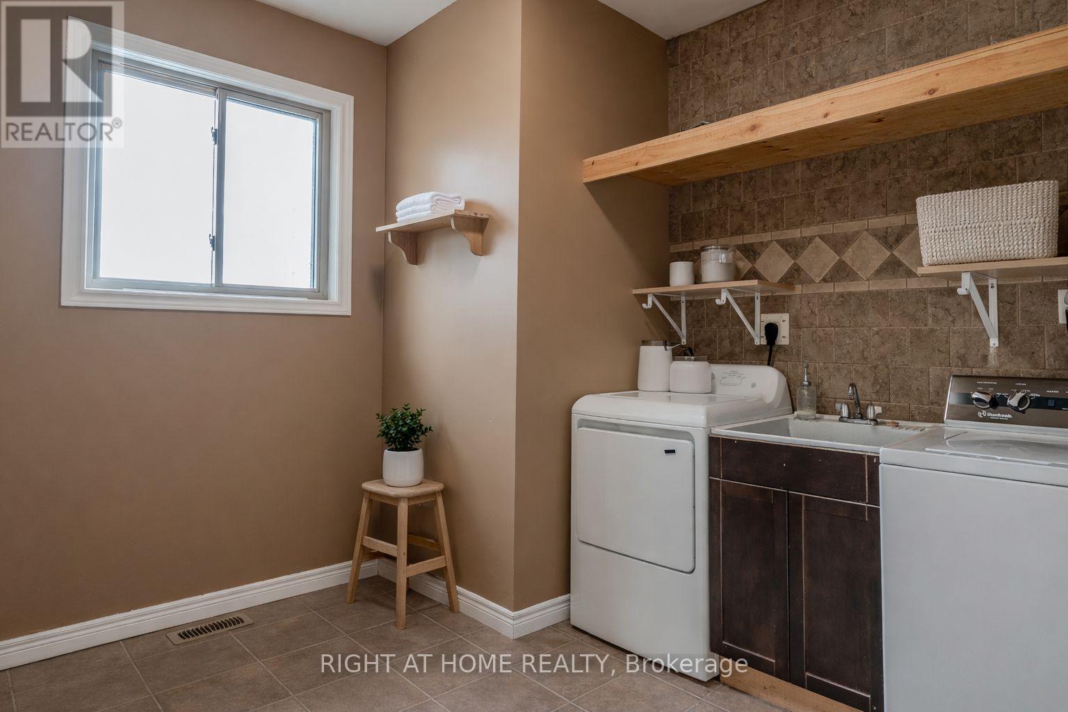 301 Mud Street E, Hamilton, Ontario  L8J 2X7 - Photo 23 - X12894184