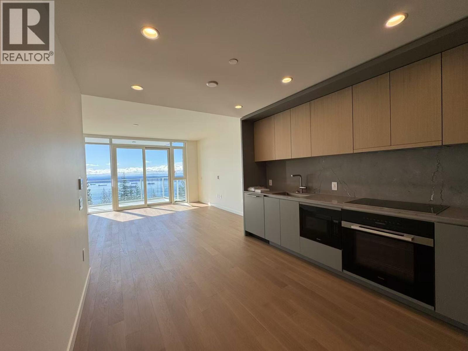 611-611a 3963 Uplands Way, West Vancouver, British Columbia  V7S 0B7 - Photo 1 - R3100943