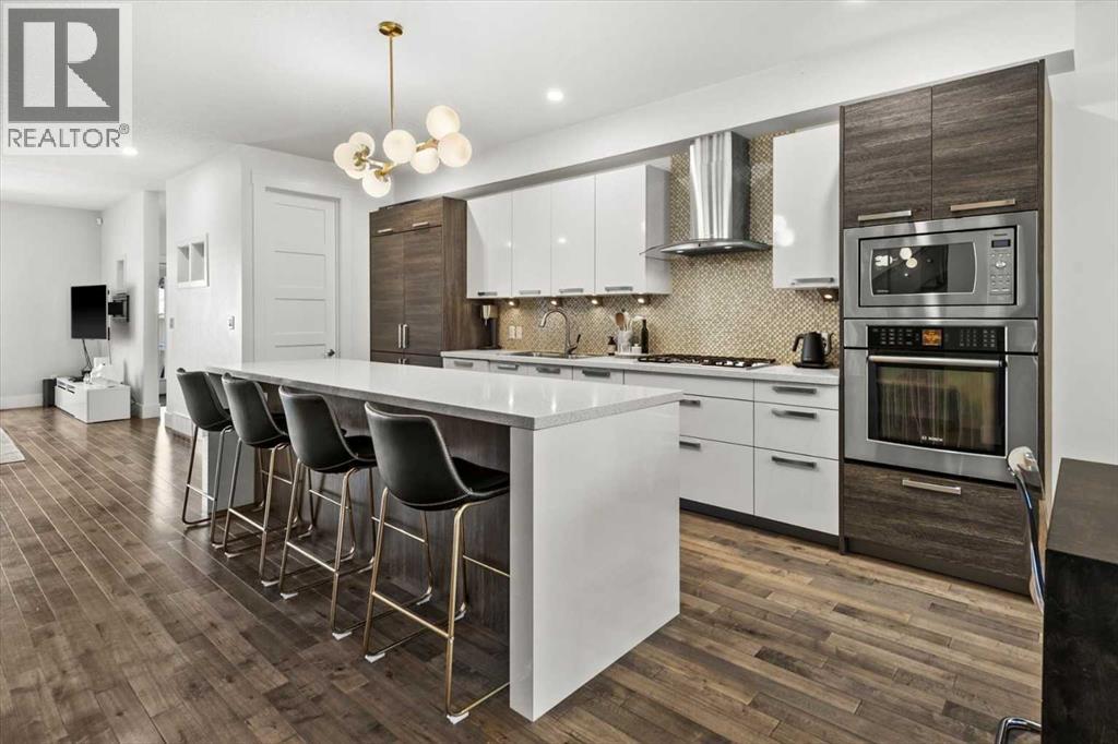 3018 30 Street Sw, Calgary, Alberta  T3E 2M6 - Photo 5 - A2281634