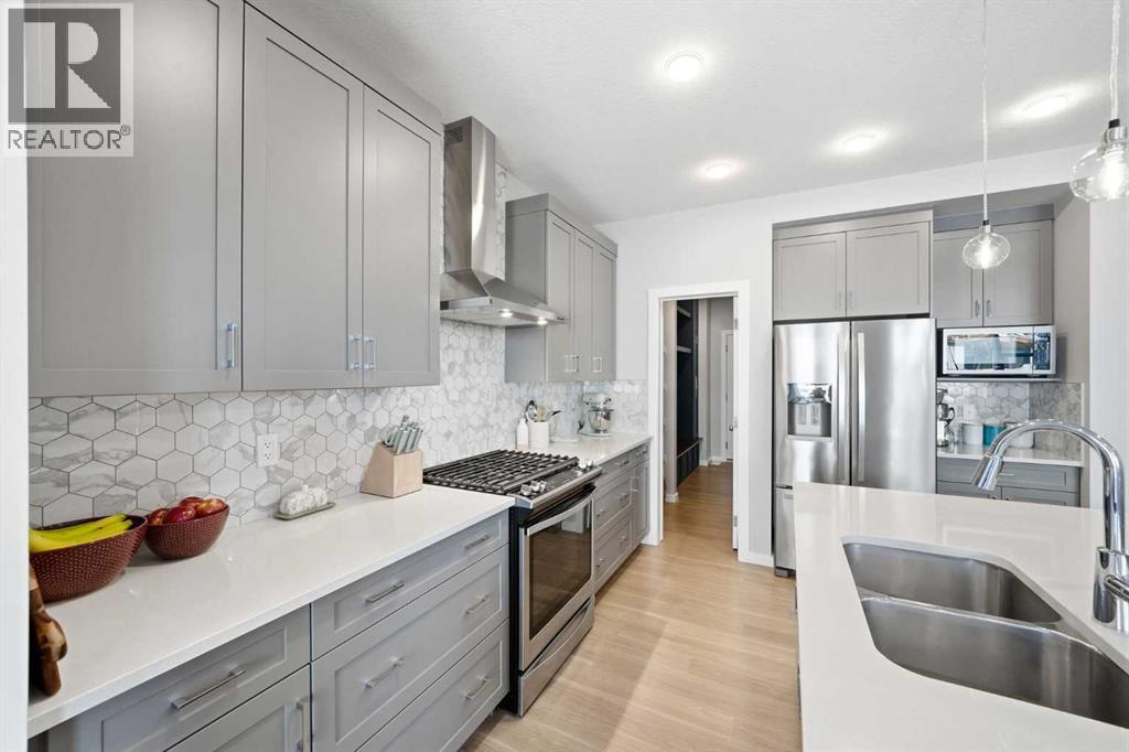 320 Sundown View, Cochrane, Alberta  T4C 2R2 - Photo 11 - A2292177