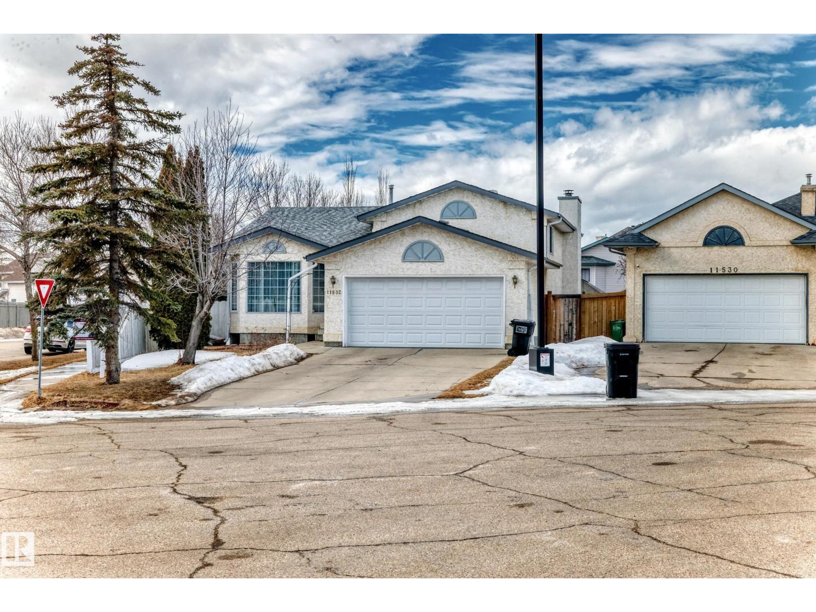 11532 9 AV NW, Edmonton, Alberta