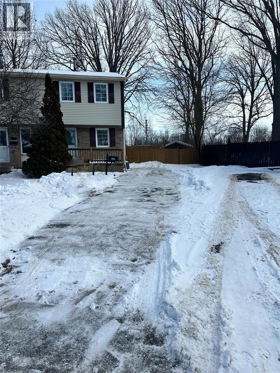 124 FAIRVIEW PLACE, Sarnia, Ontario