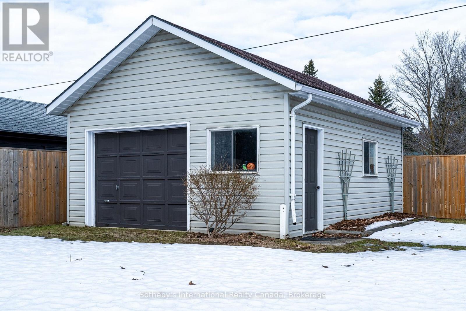 154 Mary Street, Clearview, Ontario  L0M 1G0 - Photo 47 - S12879082