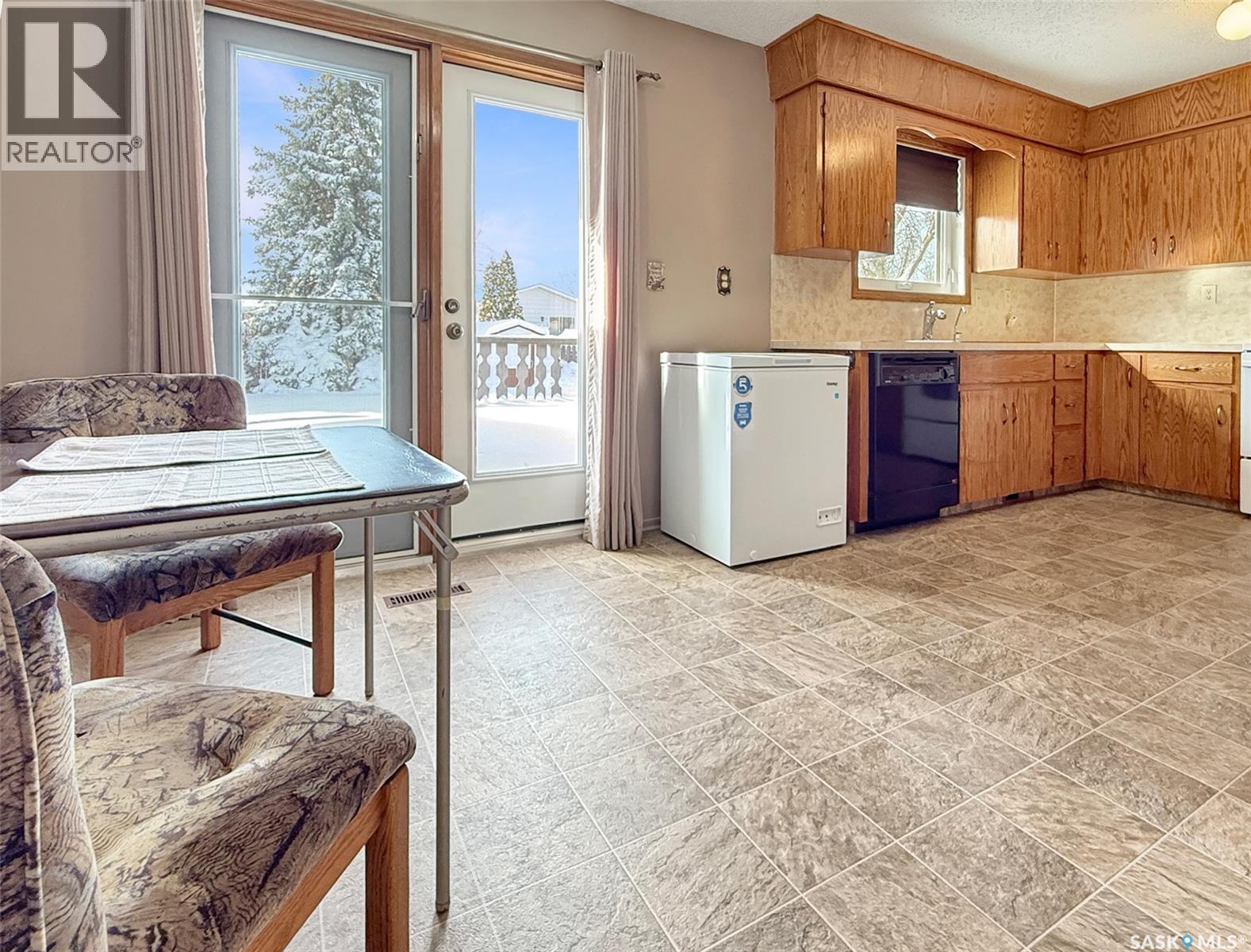 470 Cowan Drive, Swift Current, Saskatchewan  S9H 4S5 - Photo 8 - SK030715