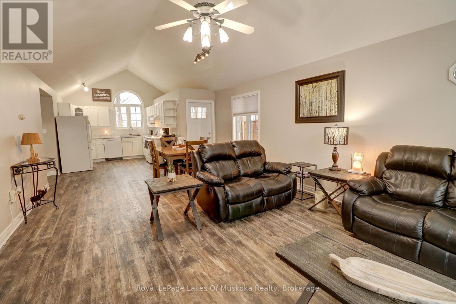 30 Shaw Crescent, Huntsville (Chaffey), Ontario  P1H 1T7 - Photo 10 - X12894260