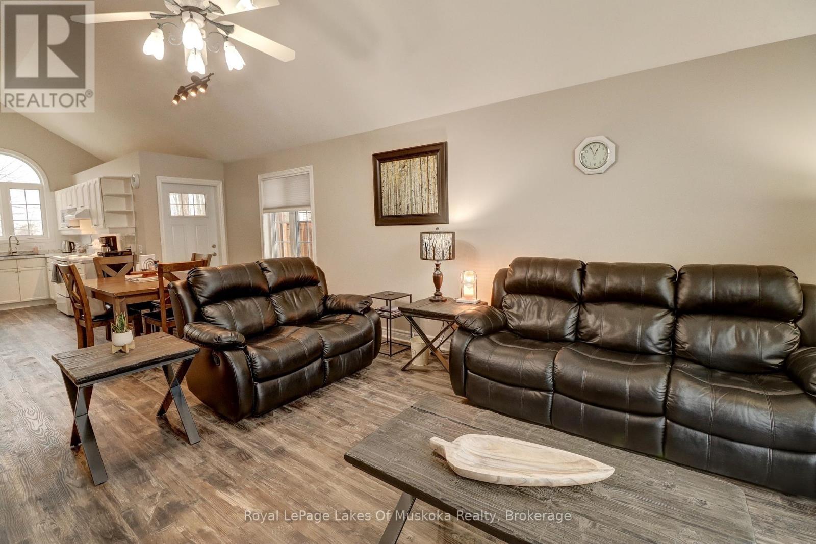 30 Shaw Crescent, Huntsville (Chaffey), Ontario  P1H 1T7 - Photo 9 - X12894260