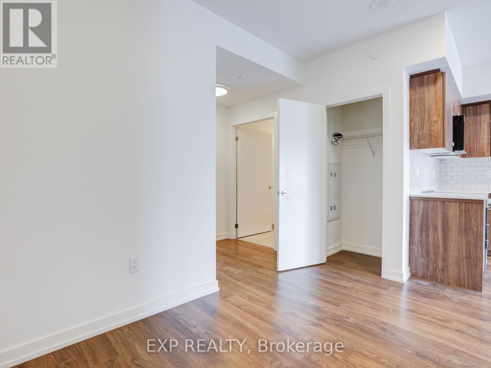 708 - 15 Wellington Street S, Kitchener, Ontario  N2G 0E4 - Photo 8 - X12649284