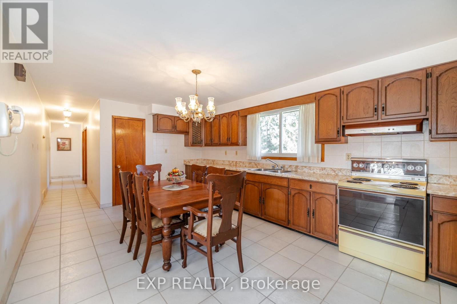 1243 5 Highway W, Hamilton, Ontario  L9H 5E1 - Photo 13 - X12894194