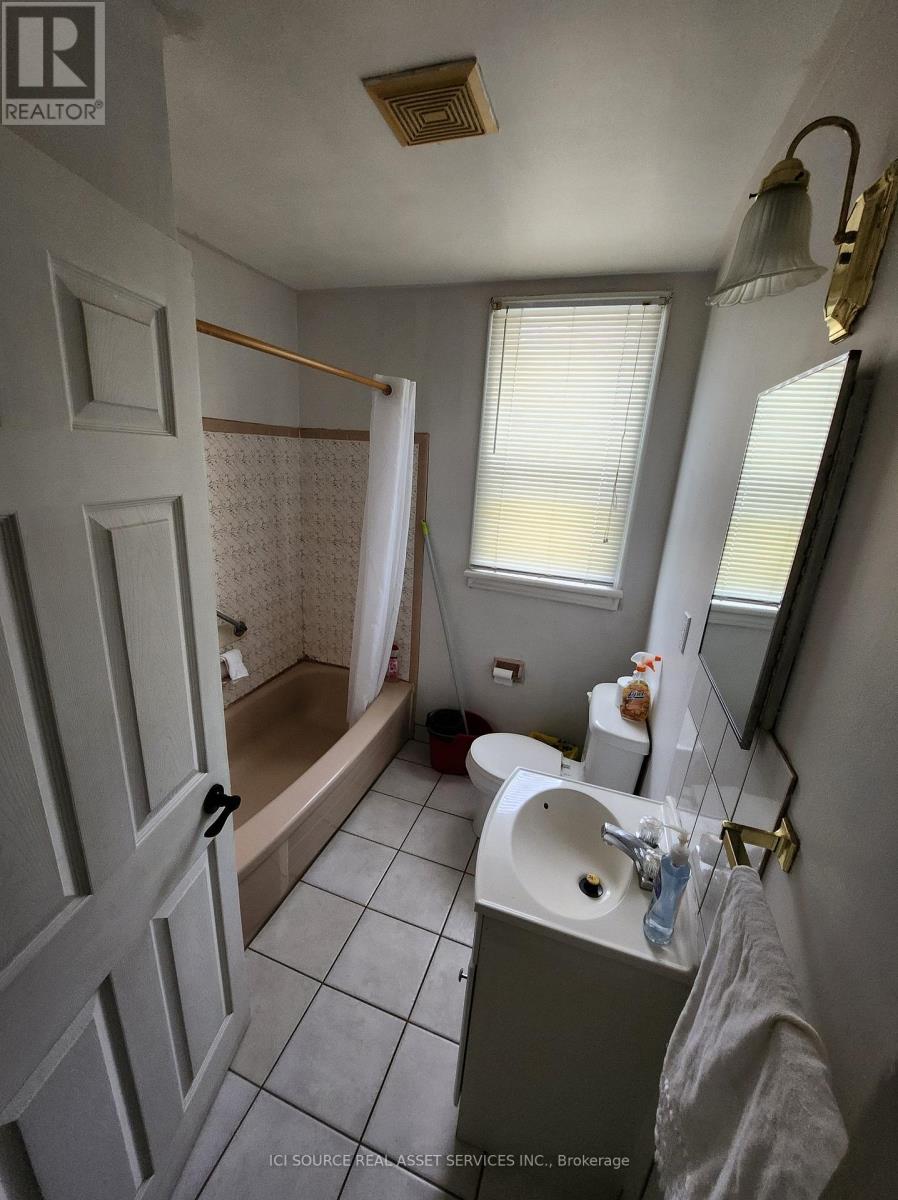 279 Millen Road, Hamilton (Stoney Creek), Ontario  L8E 2H1 - Photo 9 - X12893156