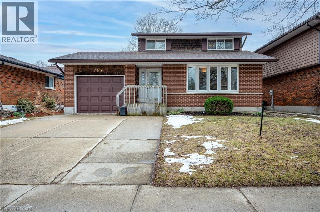 107 Dunsmere Drive, Kitchener, Ontario  N2E 1W4 - Photo 2 - 40812164