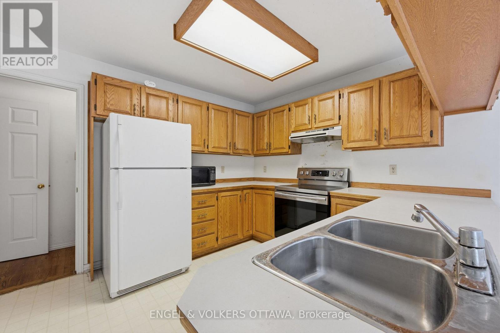 591 Merkley Drive, Ottawa, Ontario  K4A 1S3 - Photo 13 - X12894266