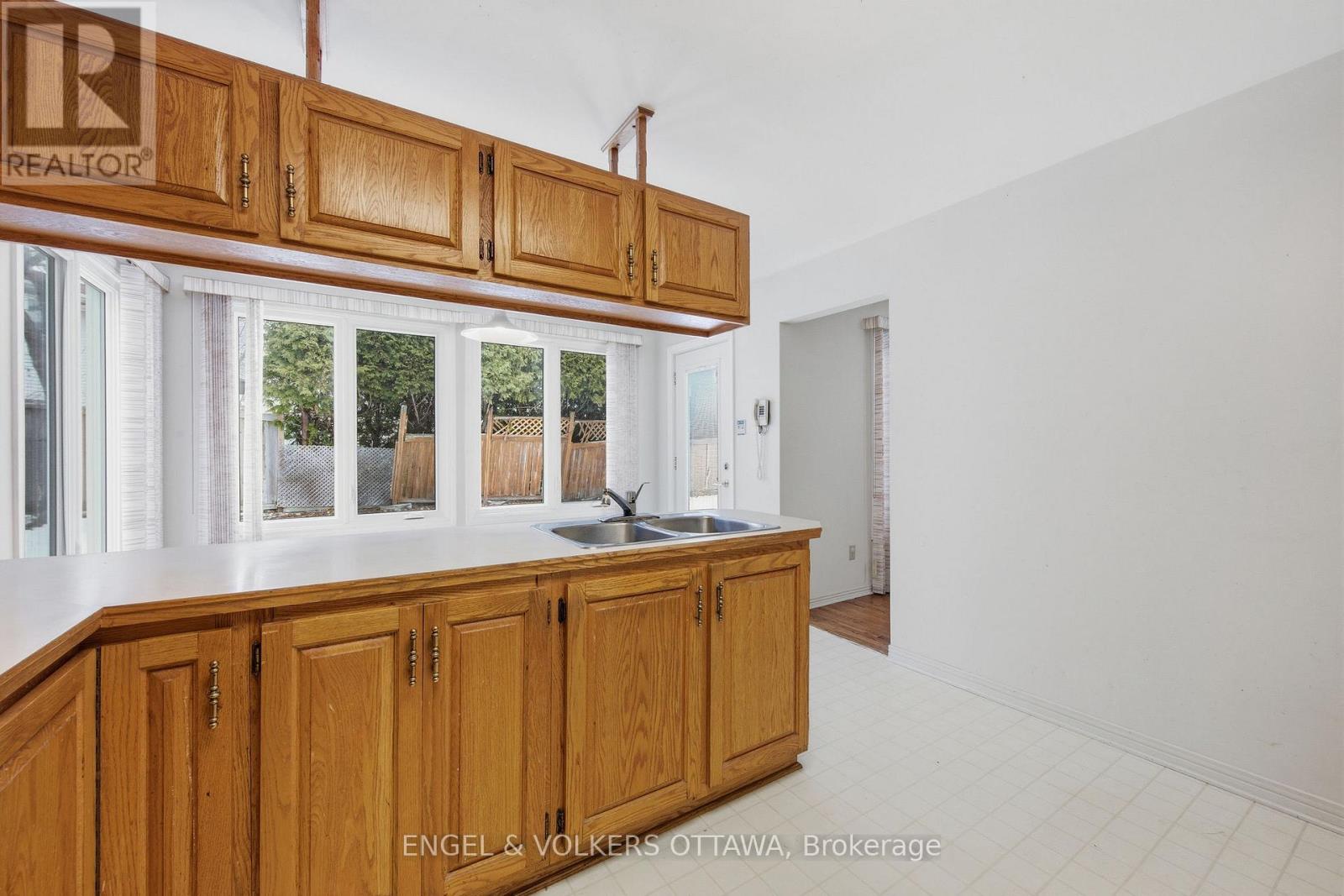 591 Merkley Drive, Ottawa, Ontario  K4A 1S3 - Photo 14 - X12894266