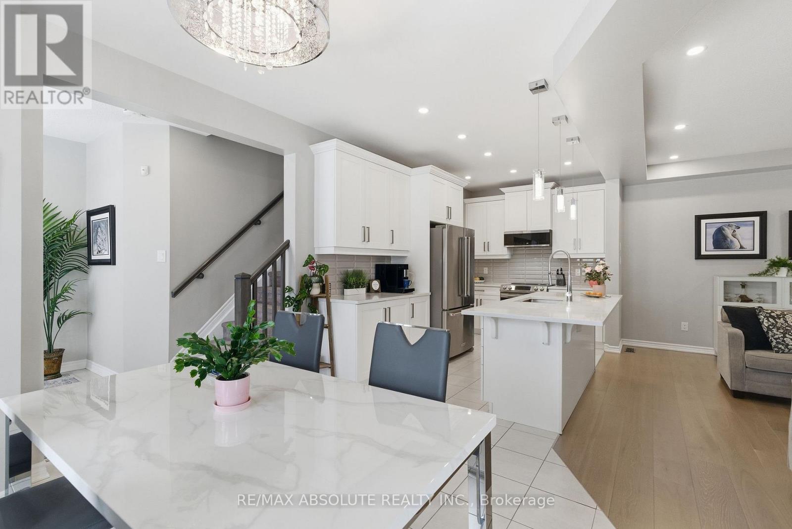 160 Damselfly Way, Ottawa, Ontario  K2J 6H6 - Photo 6 - X12894296