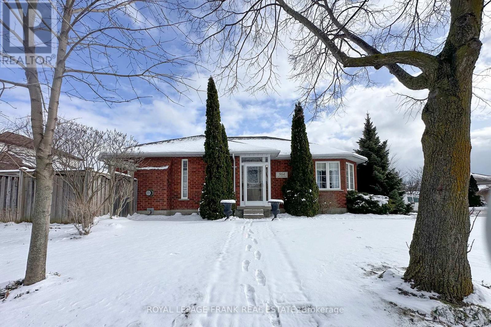 964 Deer Valley Drive, Oshawa, Ontario  L1J 8N7 - Photo 4 - E12894302