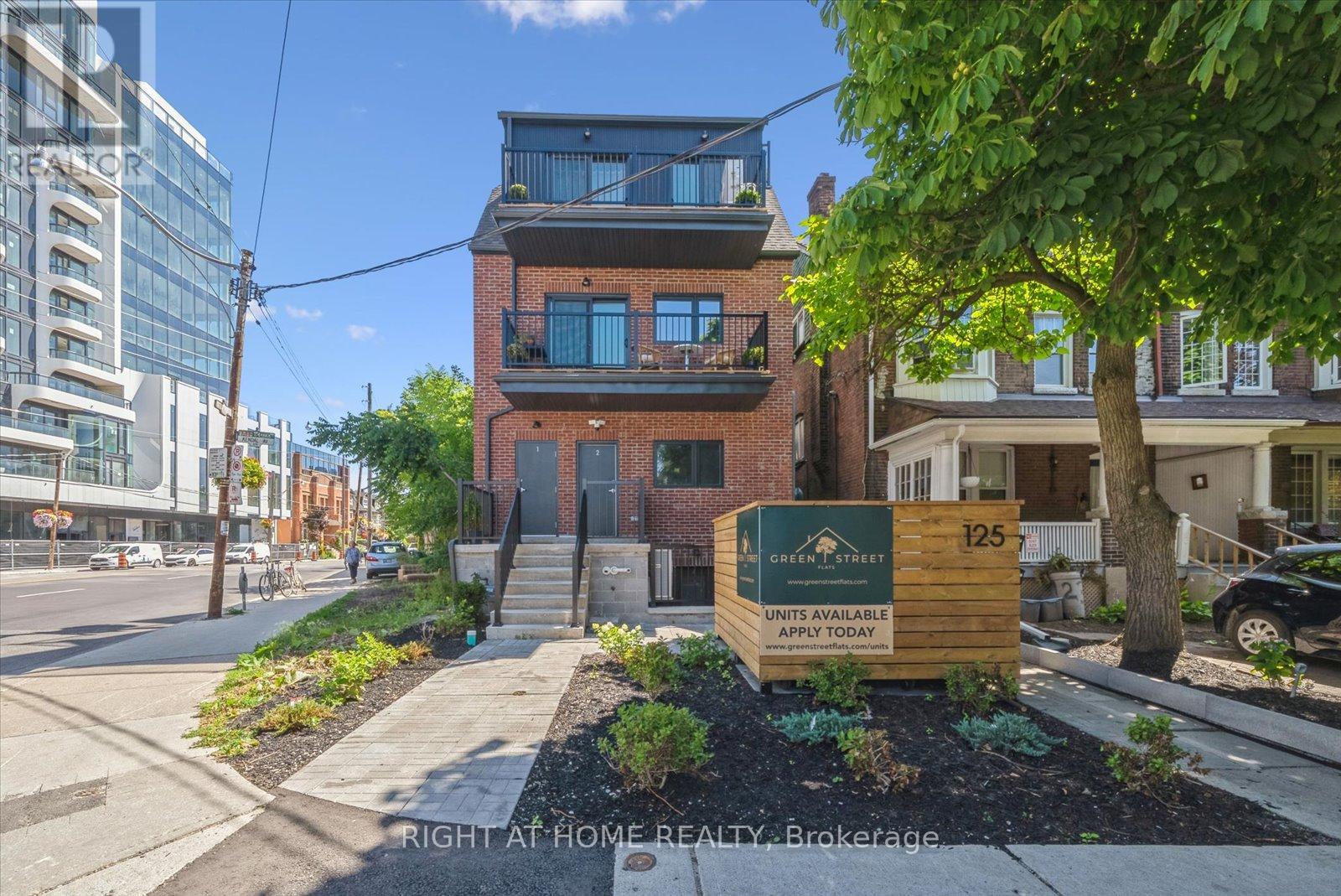 3 - 125 KENDAL AVE AVENUE, Toronto, Ontario