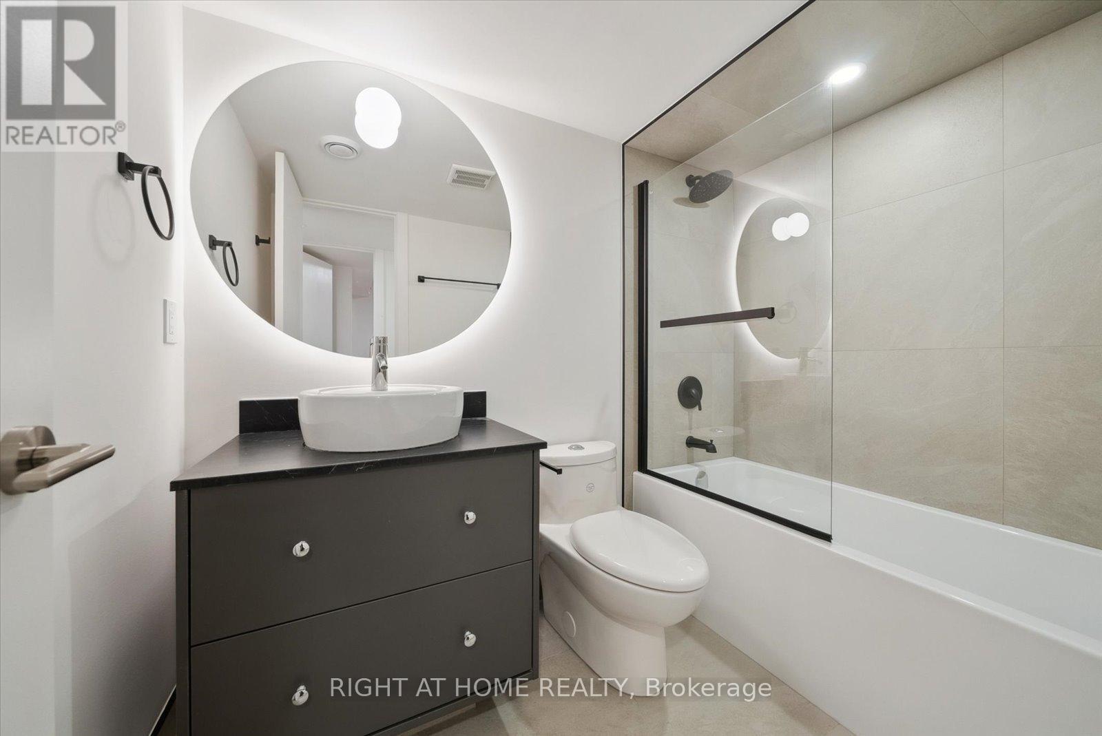 3 - 125 Kendal Ave Avenue, Toronto, Ontario  M5R 1L8 - Photo 12 - C12894210