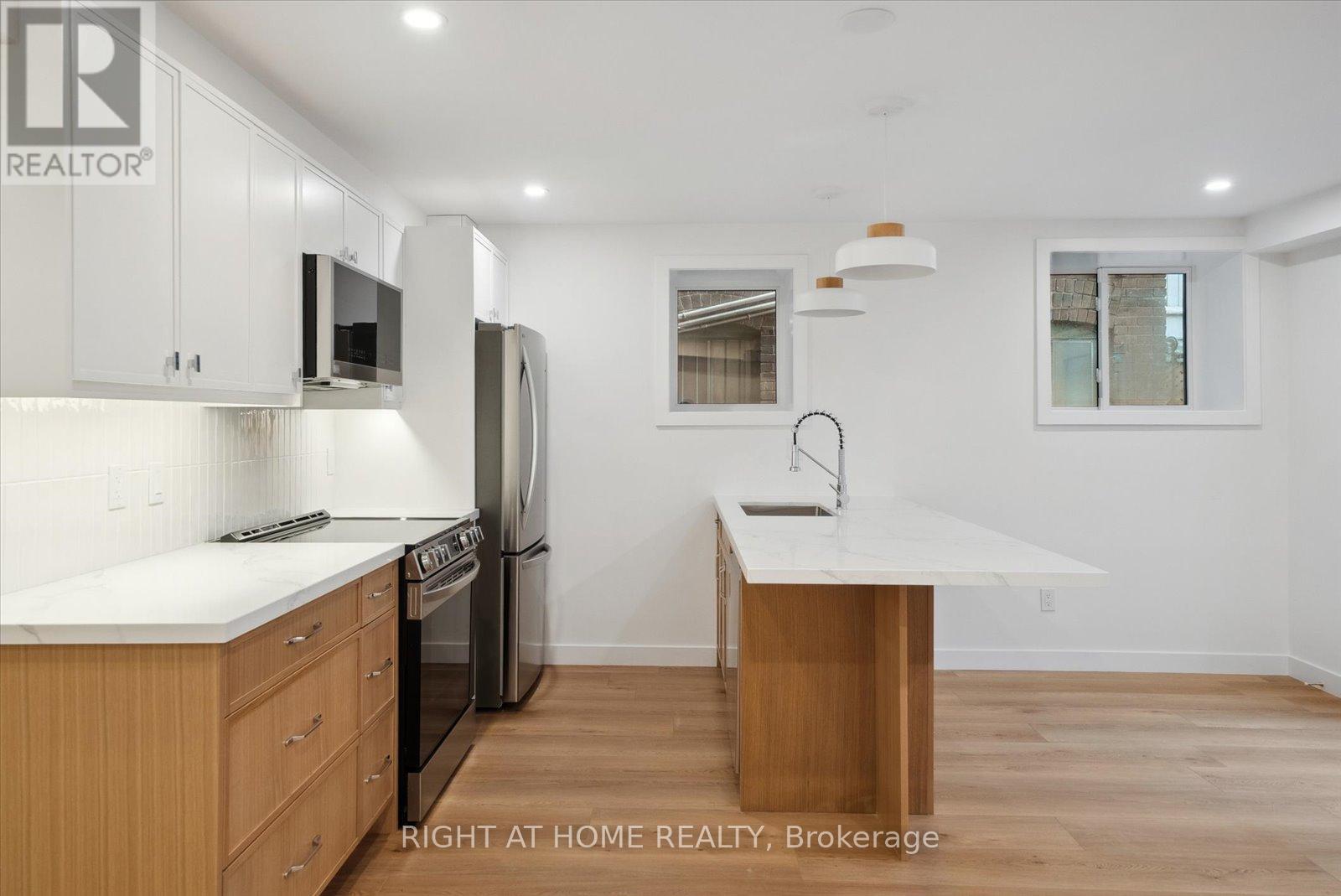 3 - 125 Kendal Ave Avenue, Toronto, Ontario  M5R 1L8 - Photo 3 - C12894210