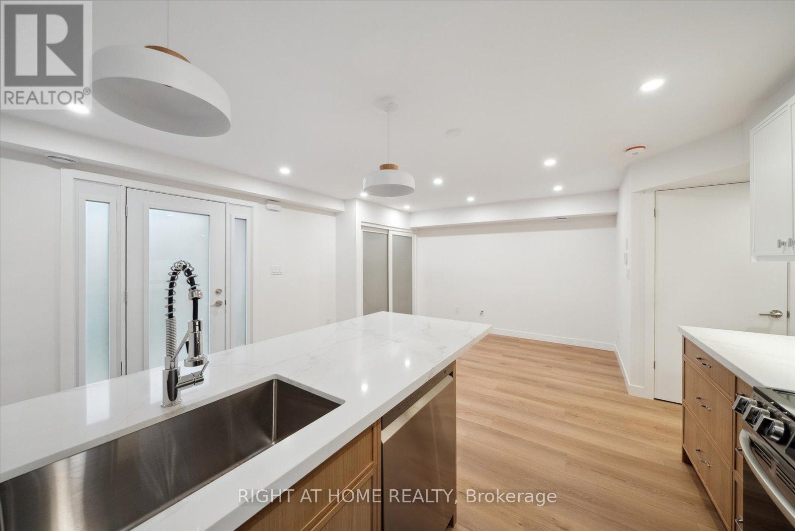 3 - 125 Kendal Ave Avenue, Toronto, Ontario  M5R 1L8 - Photo 6 - C12894210