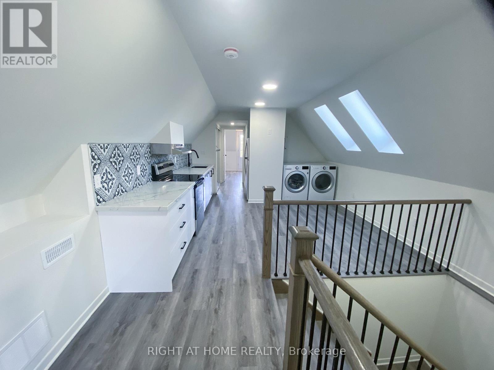 4 - 1258 Broadview Avenue, Toronto (Broadview North), Ontario  M4K 2T4 - Photo 5 - E12894208