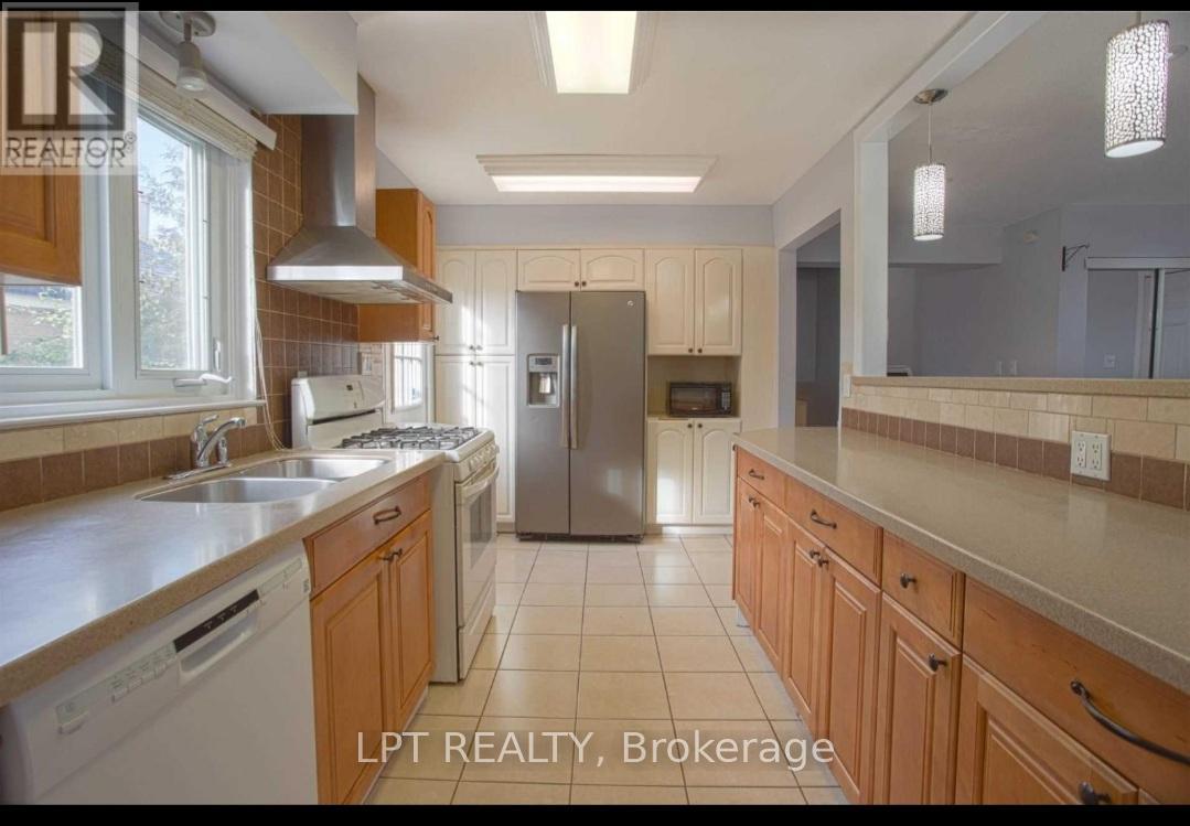 188 John Tabor Trail, Toronto, Ontario  M1B 2R2 - Photo 8 - E12894222