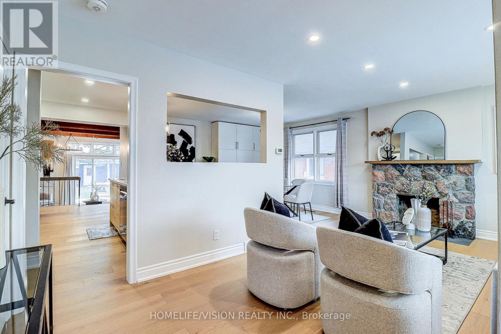 1113 Green Street, Whitby, Ontario  L1N 4G8 - Photo 5 - E12894226