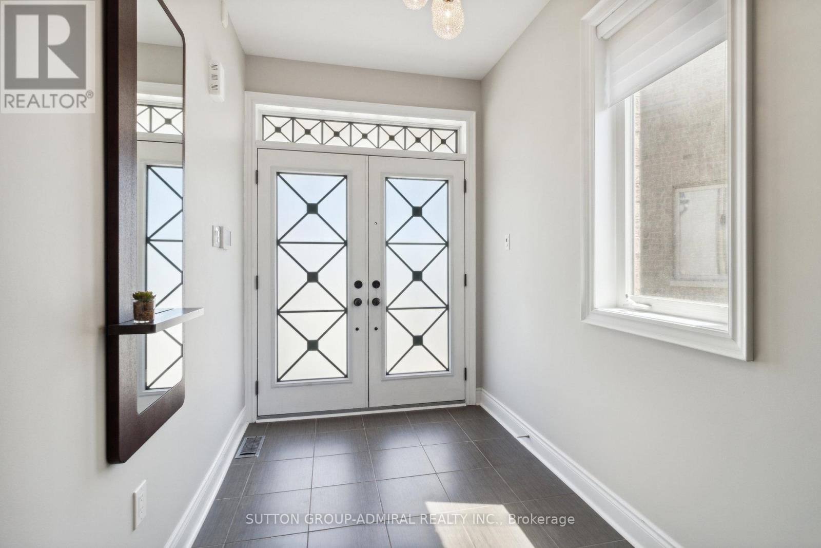 67 Bristlewood Crescent, Vaughan, Ontario L4J 9K9 - Photo 2 - N12894248