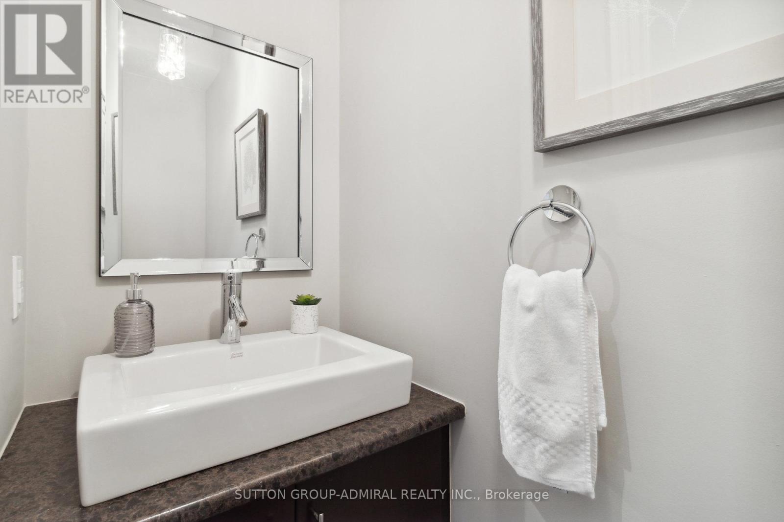 67 Bristlewood Crescent, Vaughan, Ontario L4J 9K9 - Photo 4 - N12894248