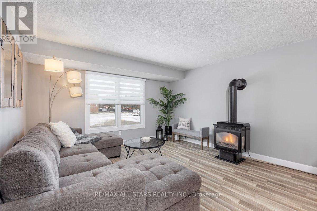 77 Biscayne Boulevard, Georgina, Ontario  L4P 3M8 - Photo 13 - N12894298