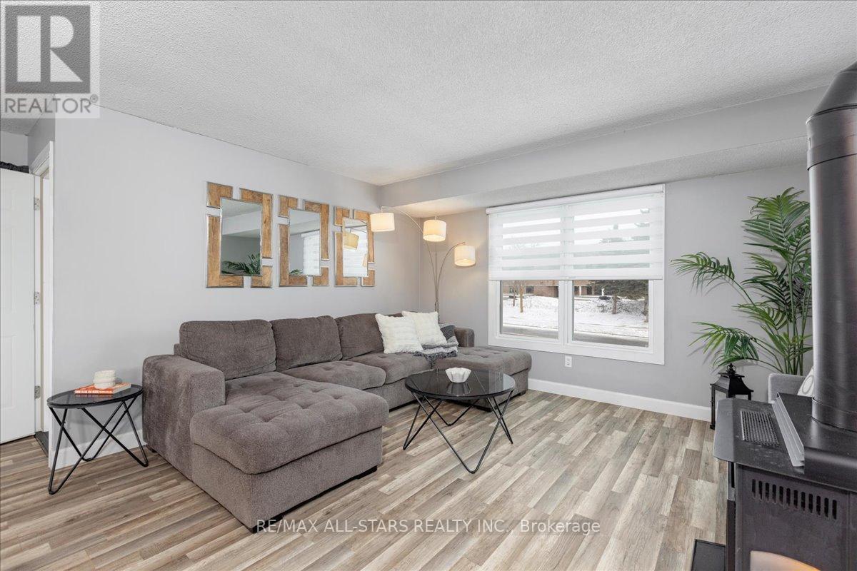 77 Biscayne Boulevard, Georgina, Ontario  L4P 3M8 - Photo 14 - N12894298