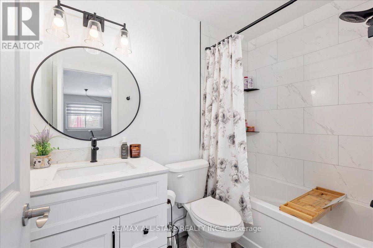 77 Biscayne Boulevard, Georgina, Ontario  L4P 3M8 - Photo 17 - N12894298