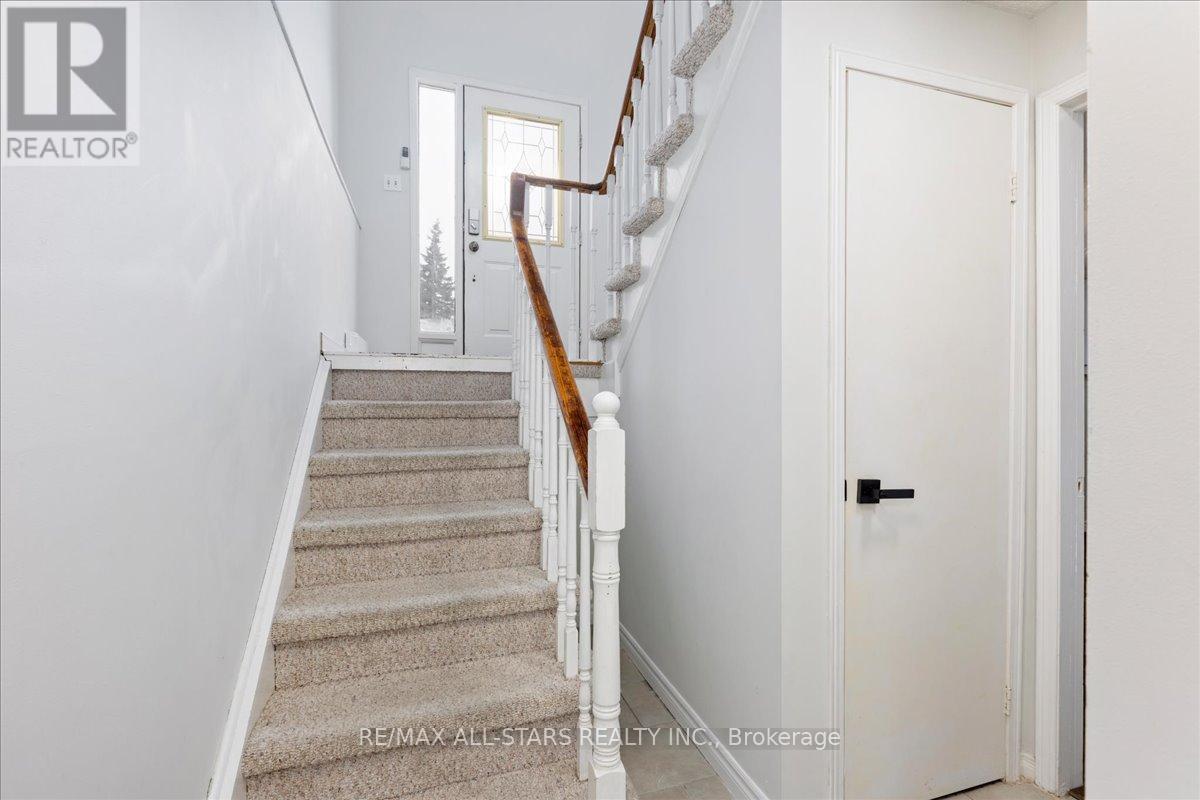 77 Biscayne Boulevard, Georgina, Ontario  L4P 3M8 - Photo 19 - N12894298