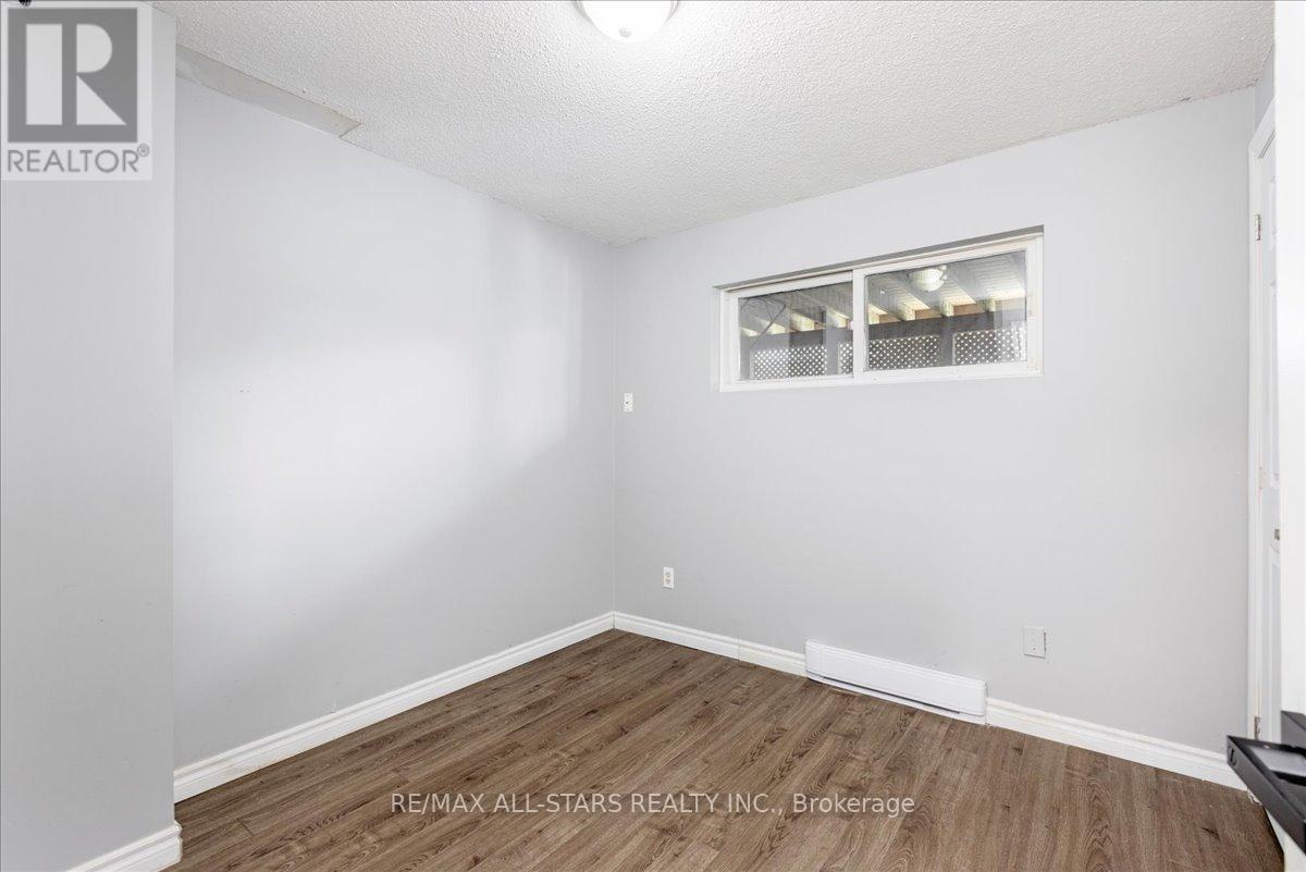 77 Biscayne Boulevard, Georgina, Ontario  L4P 3M8 - Photo 23 - N12894298