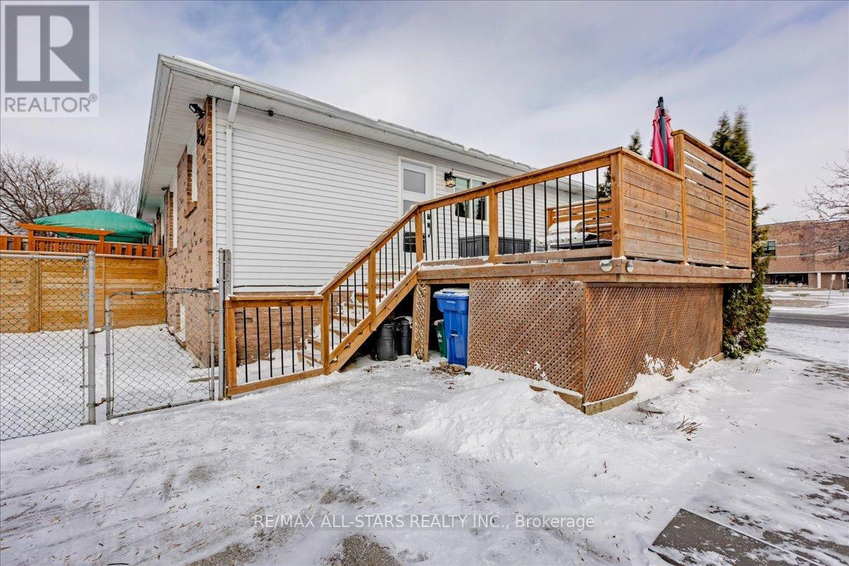 77 Biscayne Boulevard, Georgina, Ontario  L4P 3M8 - Photo 4 - N12894298