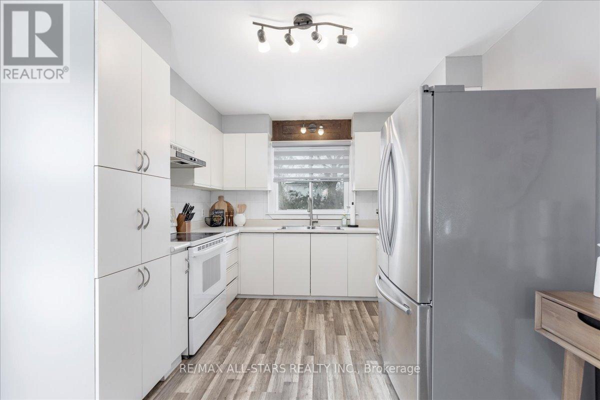 77 Biscayne Boulevard, Georgina, Ontario  L4P 3M8 - Photo 8 - N12894298