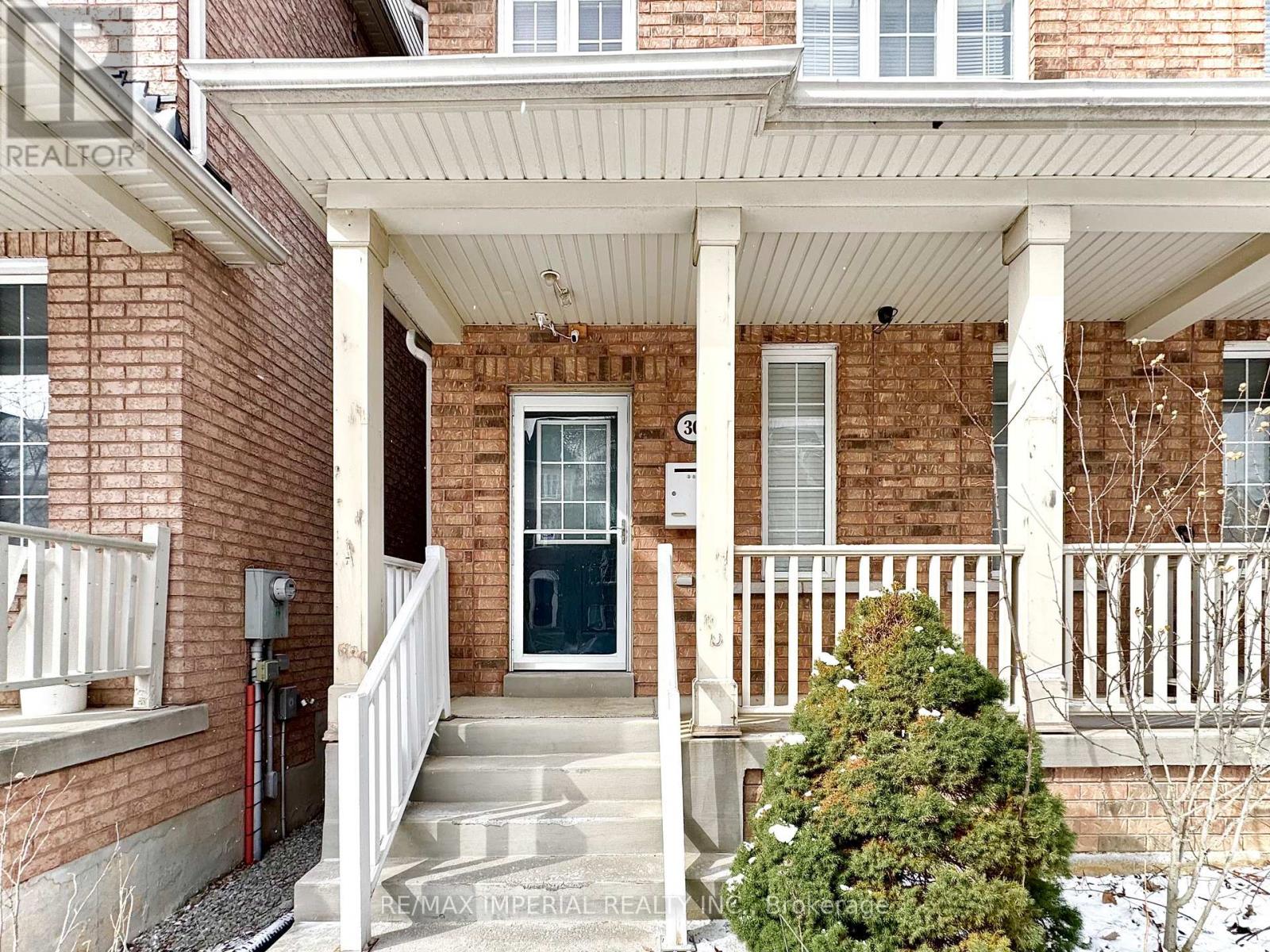 Bedroom (3rd Level) - 30 Aldwinckle Heights, Toronto, Ontario  M3J 3S6 - Photo 2 - W12894220